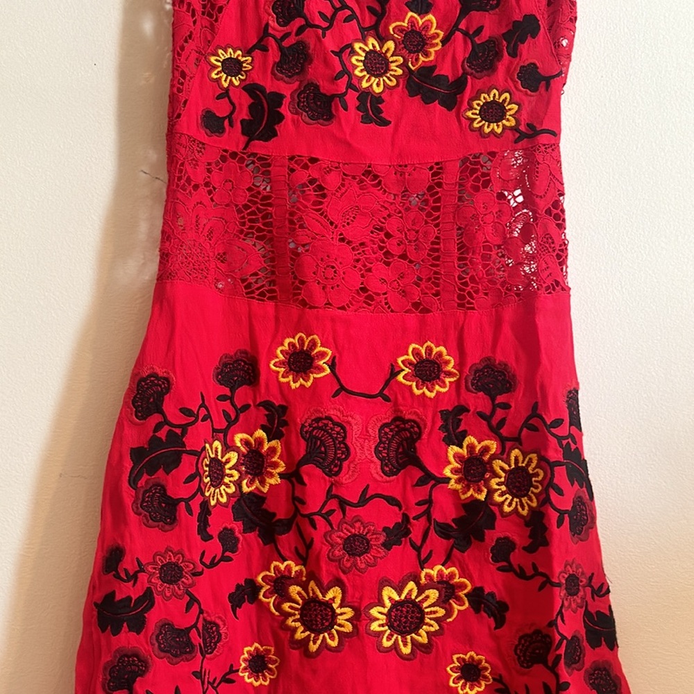 For love & lemons red embroidered dress‎ with sheer sleeves - Picture 3 of 7